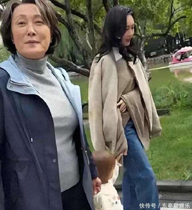 祖孙三代同框！王鸥素颜带娃，这才是真正的幸福