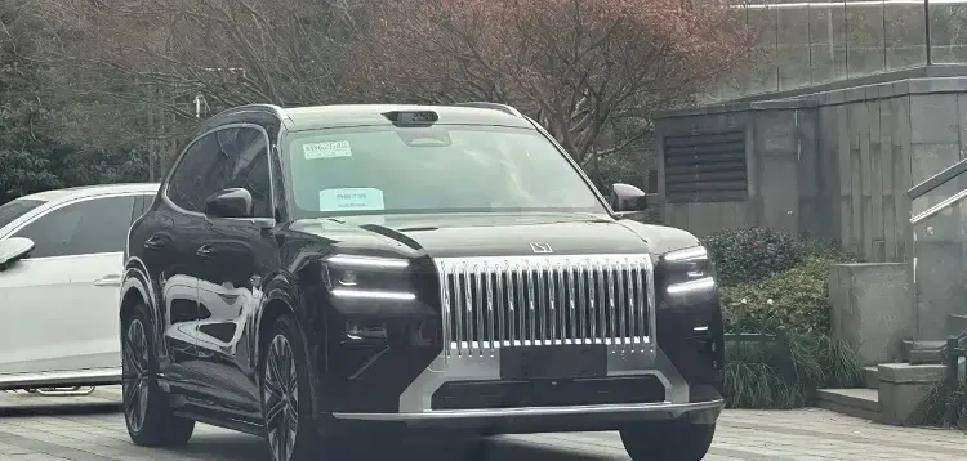 极氪8X实车曝光!3.1秒破百比肩超跑,杭州湾版X5能否撼动BBA?