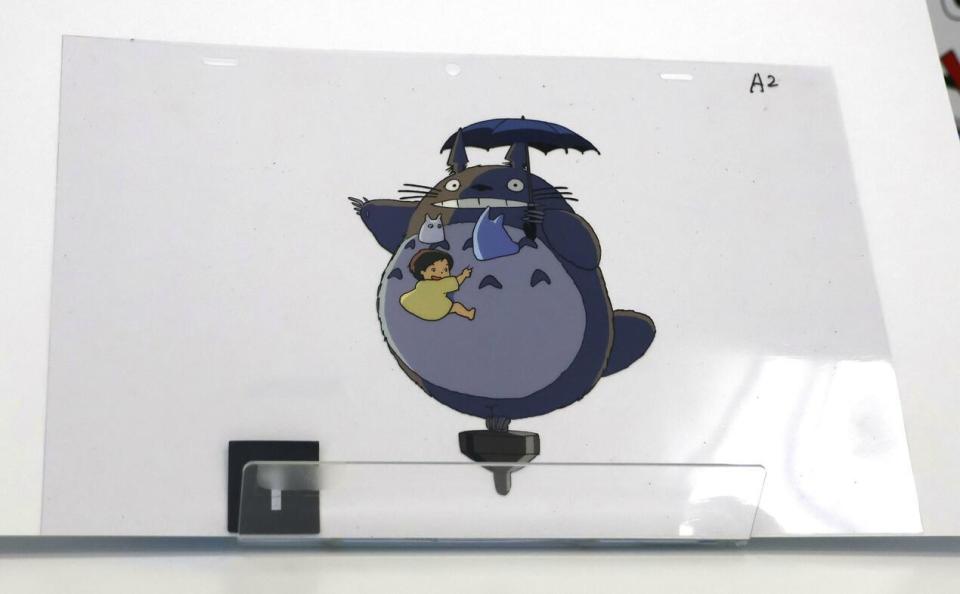 中国男子等涉嫌出售《龙猫》赛璐珞假画被捕