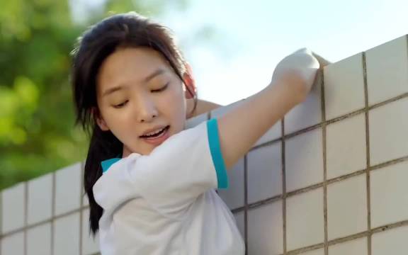 每个学生时期的男生心里应该又住着一个尤咏慈吧！