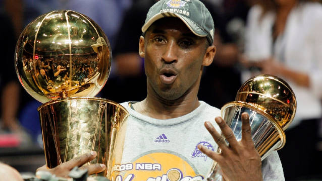 拿到第五冠后科比调侃鲨鱼，从三连冠到决裂再到和解，经历了什么？