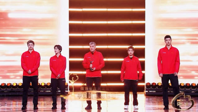 中国羽毛球队陈雨菲石宇奇等亮相微博之夜