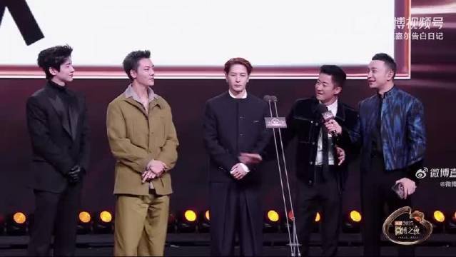 王嘉尔献唱袁和平电影镖人主题曲天下过客