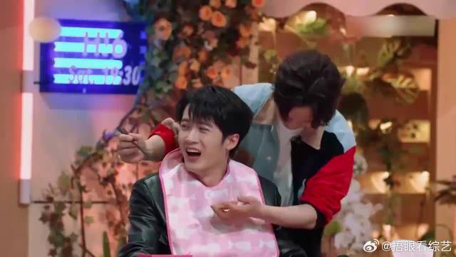 尹昉张婧仪抢答，怎料只记得歌词不记得人名，太逗了