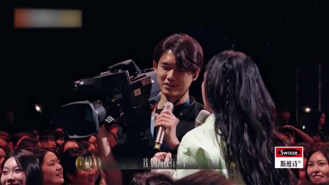 帅气粉丝冒充林俊杰，魏如萱都想做他女朋友，何炅看呆