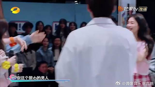 杨迪玩游戏，竟把江疏影直接推出去了，杨迪太坏了！