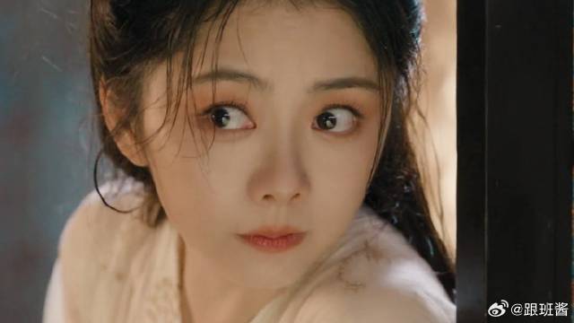 《逍遥》 肖瑶洗澡的时候疯狂摇红烨，整的红烨躲都来不及