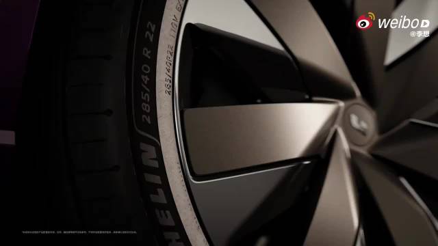 理想L9 Livis终极版上市，售价55.98万配备800V悬架及双5nm芯片