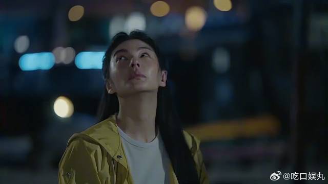 张雨绮丈夫制造浪漫，靳东充当灯光师