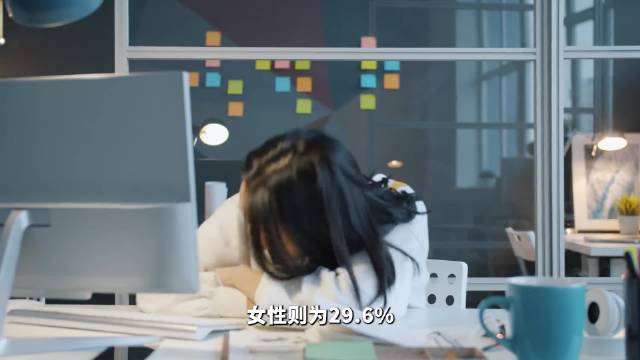 医生从男子左心房里取出鸭蛋大血栓