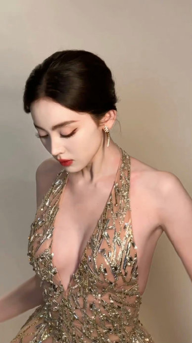 美妆博主分析娜扎卧蚕的画法，具体步骤有哪些？