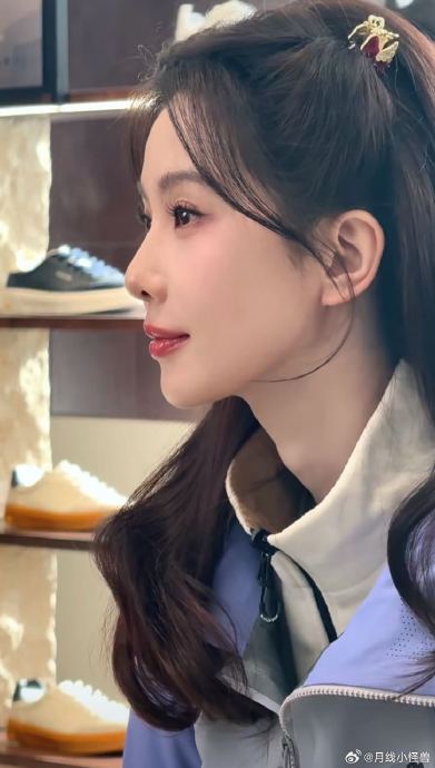 粉丝为什么将刘诗诗此次的红衣造型称为“变红的龙葵公主”？