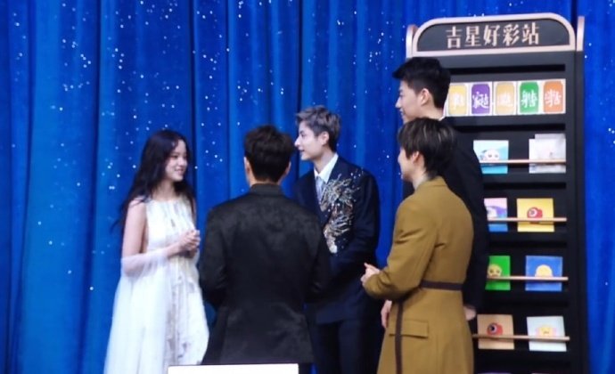 羽毛球冠军石宇奇、陈雨菲是如何‘社牛式’追星欧阳娜娜、王安宇的？