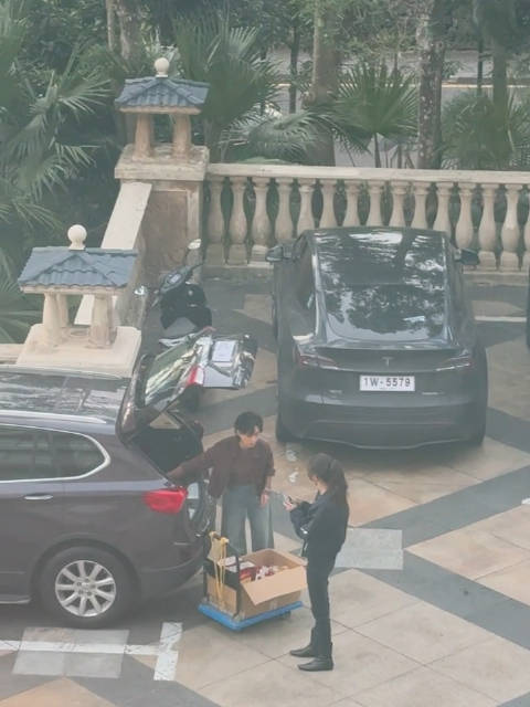 《末路狂花》杨幂万茜同框路透两位老公姐