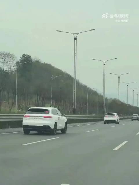 问界M6路测视频