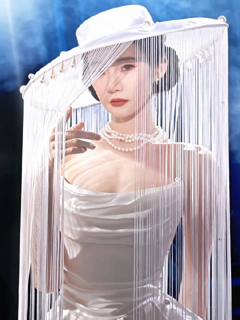 张艺凡神女降临