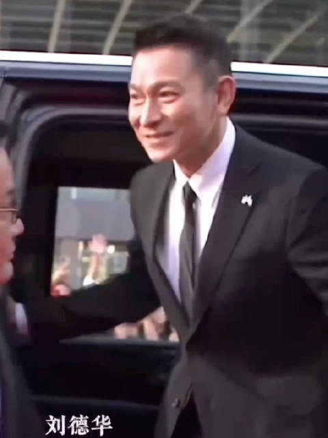 欢迎世界超级巨星