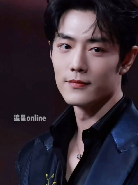 肖战获微博之夜年度榜样影人称号，谢娜称常发信息支持