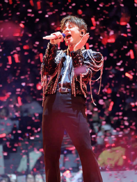 张杰十年后重唱变形金刚主题曲Torches引爆全场