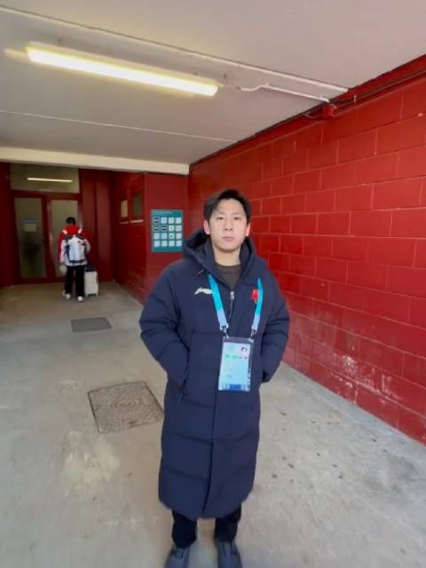 韩聪：我叫李飞，没有脊椎，不以物喜，不以己悲， 聪哥你也看喜人啊