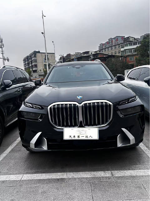 宝马X7，与您风雨追工程款的日子