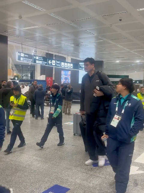 姚明抵达米兰将出席冬奥开幕式并担任火炬手