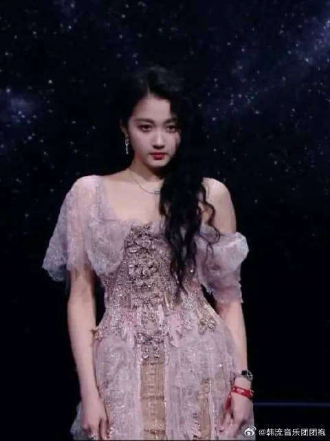 微博之夜直击：关晓彤，容祖儿