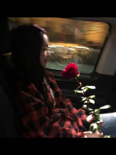 花路漫漫，星光闪闪，与Angelababy同频，共赴马年的每一份温柔与热烈