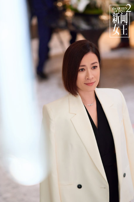 摔倒事件发生后，佘诗曼后续的身体状况和行程安排是怎样的？