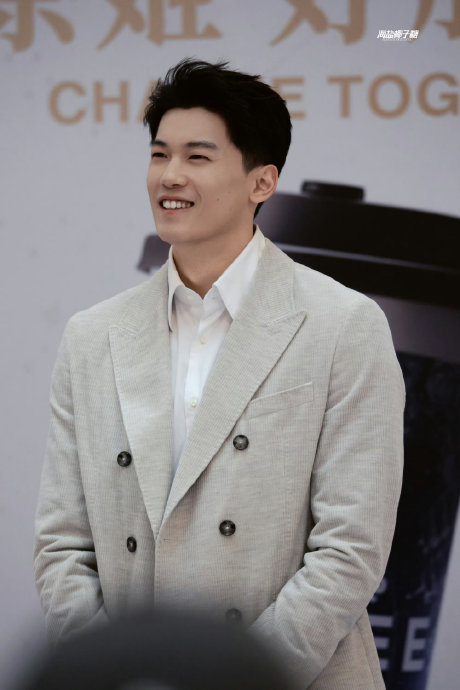 粉丝描述偶遇汪顺时的“梦幻联动”体验，具体有哪些难忘瞬间？