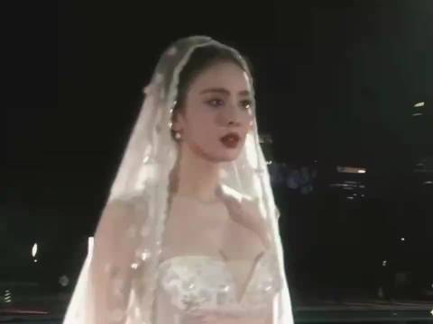 这个红毯让我看到娜扎身上的神性魅力，惊艳全场