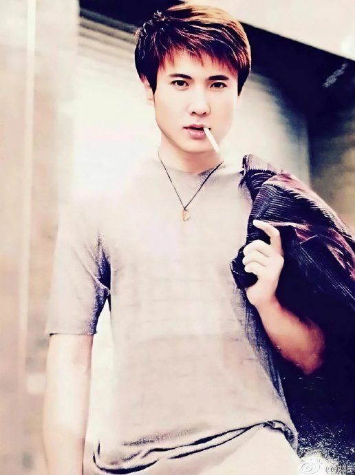 为什么网友调侃黄渤沈腾吴京是“村口大爷开年会”？