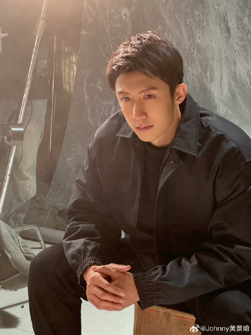 网友模仿黄景瑜“扒伞”动作的短视频都有哪些创意？