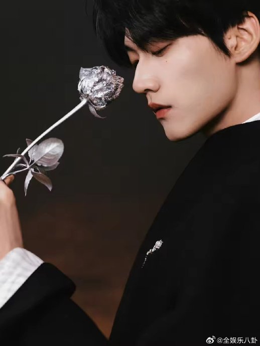 为什么网友调侃穆祉丞像周柯宇和陈妍希婚礼现场的“花童”？