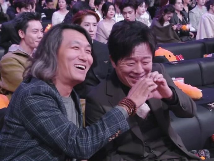 黄渤在微博之夜说“不要虐待老人”的完整前因后果是什么？