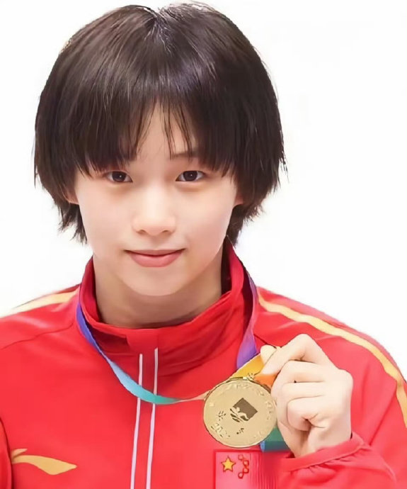 这次微博之夜互动对卢昱晓和陈芋汐各自的形象有什么影响？