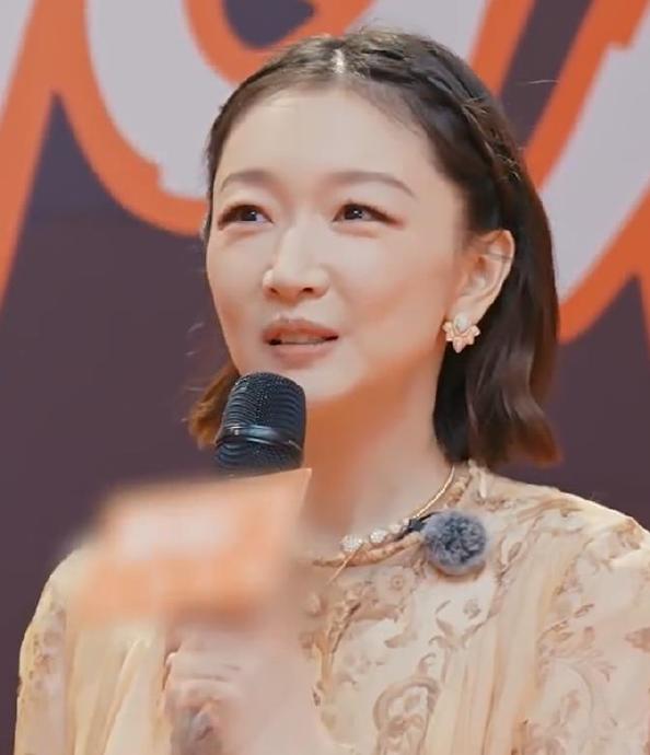 周冬雨这次回应事件，对娱乐圈处理类似公关危机有什么启示？