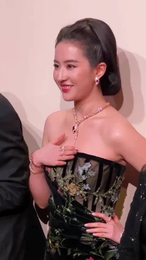 刘亦菲 气质优雅 完美好身材 漂亮的女神