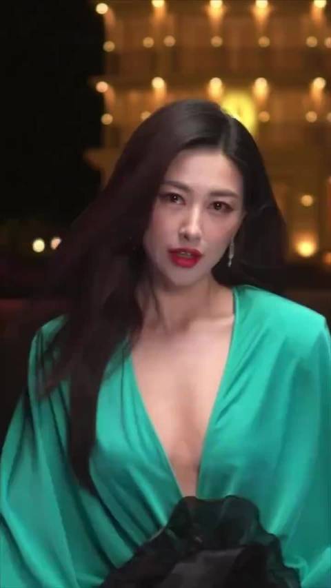 朱珠骨相皮相完美平衡诠释东方美人