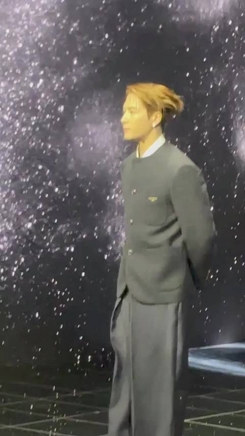 微博之夜王嘉尔 他最近怎么这么爱飞机头啊