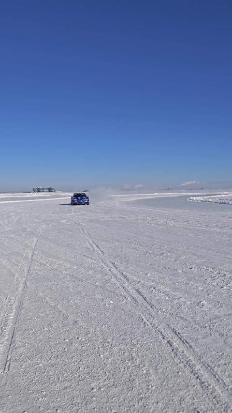 尚界Z7雪地伪装车曝光，低趴宽体过弯丝滑流畅