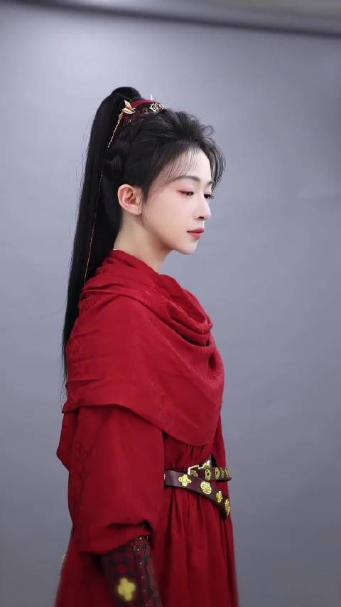 吴谨言这个造型简直也太酷了，真的很适合她