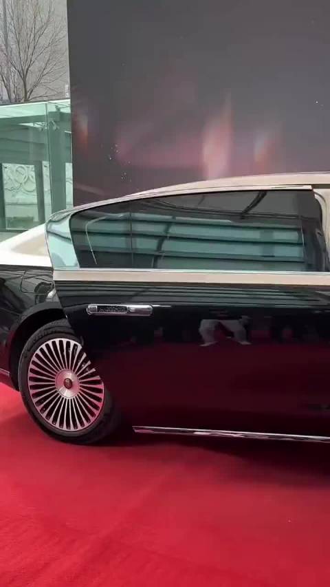 古力娜扎以172cm高挑身材获评北影最美考生