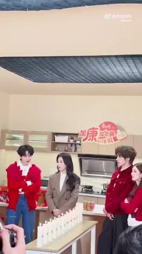 余宇涵喊分手气势足害羞表情引热议