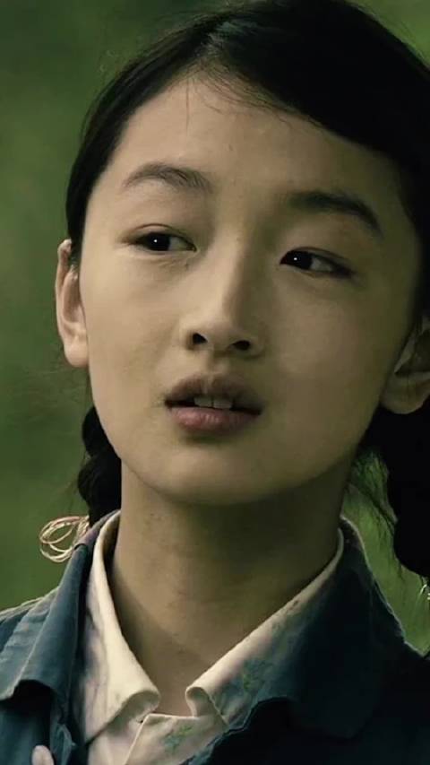 周冬雨回应整容争议，晒侧颜照力证自然美