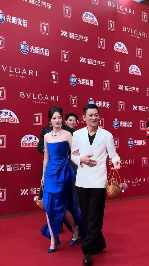 ym杨幂生万物 ym 杨幂宁绣绣 见一面吧眼睛很难说谎的