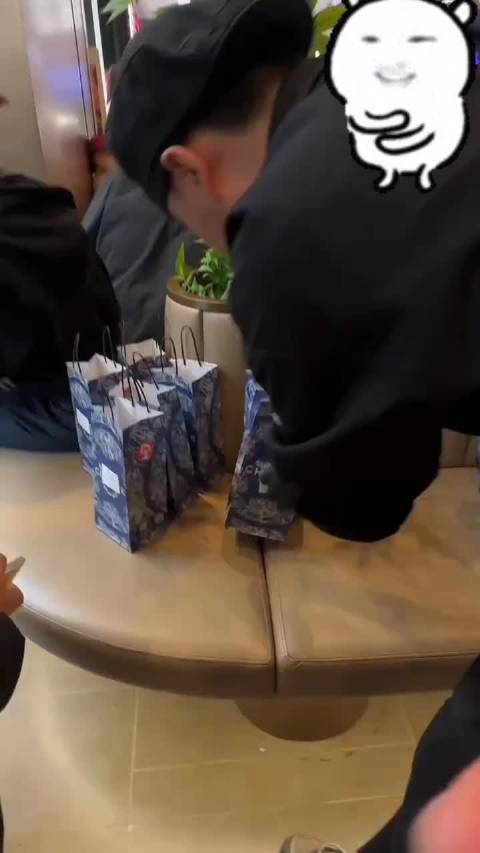 阿里春节豪掷30亿送奶茶3小时订单破百万