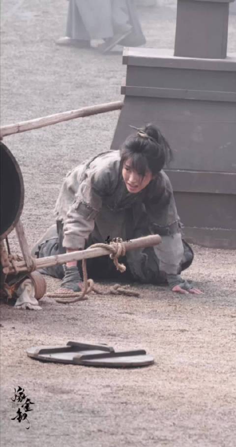 田曦薇饰演魏娆卑微磕头求饶演技获赞