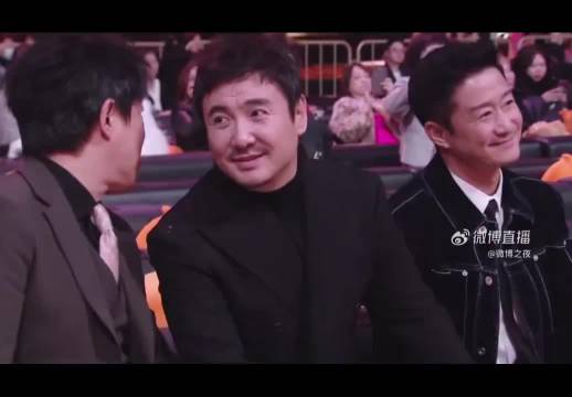 沈腾五年终扶杨幂，肌肉记忆跑出尊严