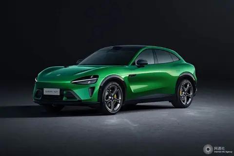 小米YU7 Max现身美国高速，疑为Rivian竞品测试车